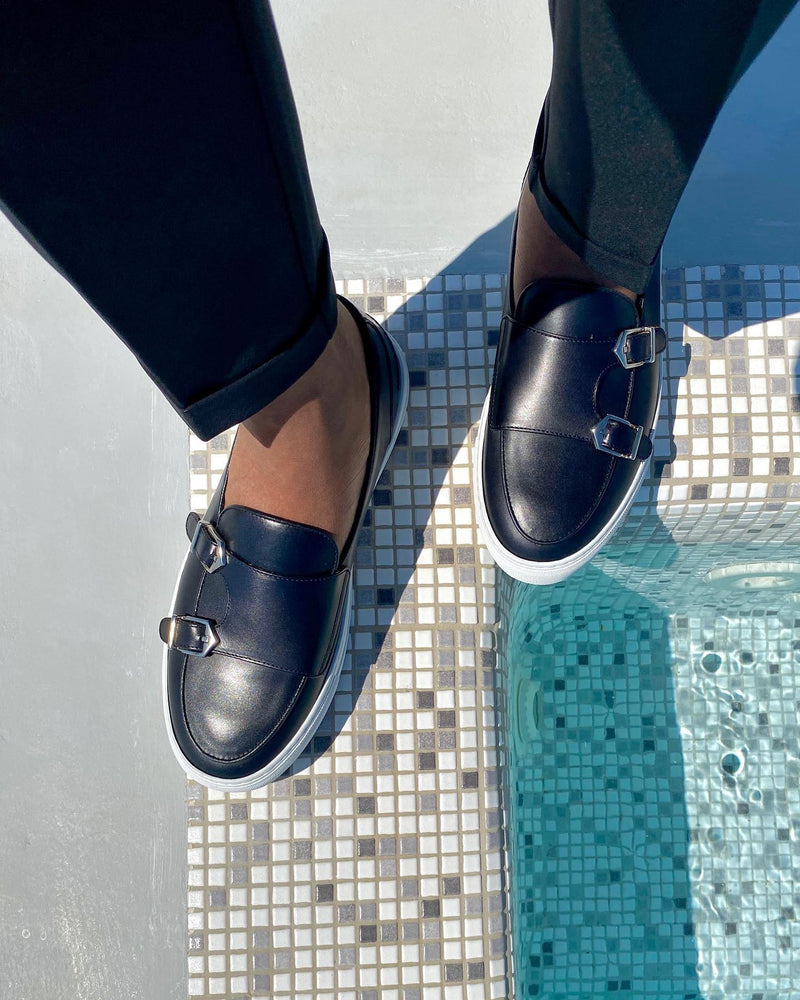 Dress shoe character.
Sneaker comfort.
No compromise.